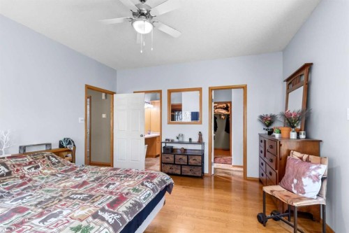 39320-261 Range Road, Rural Lacombe County, AB - Indoor Photo Showing Bedroom