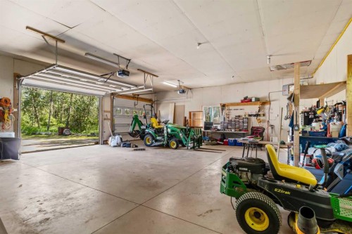 39320-261 Range Road, Rural Lacombe County, AB - Indoor Photo Showing Garage