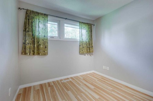 5958 West Park Crescent Crescent North, Red Deer, AB 