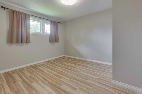 5958 West Park Crescent Crescent North, Red Deer, AB 