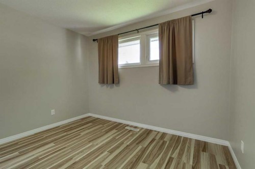 5958 West Park Crescent Crescent North, Red Deer, AB 