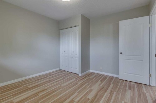 5958 West Park Crescent Crescent North, Red Deer, AB 