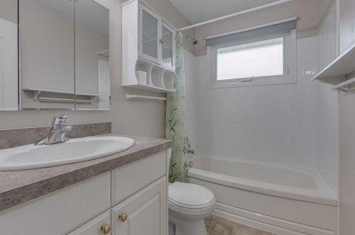 5958 West Park Crescent Crescent North, Red Deer, AB 