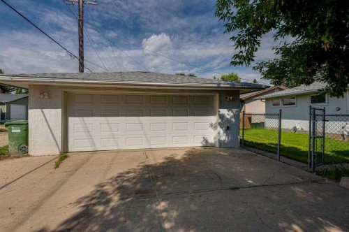 5958 West Park Crescent Crescent North, Red Deer, AB 