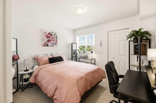 1205-5220 50A Avenue, Sylvan Lake, AB - Indoor Photo Showing Bedroom