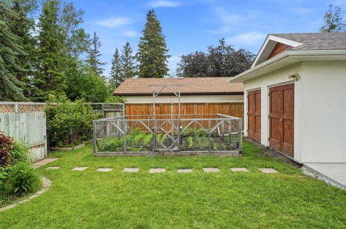 28 Macfarlane Avenue, Red Deer, AB 
