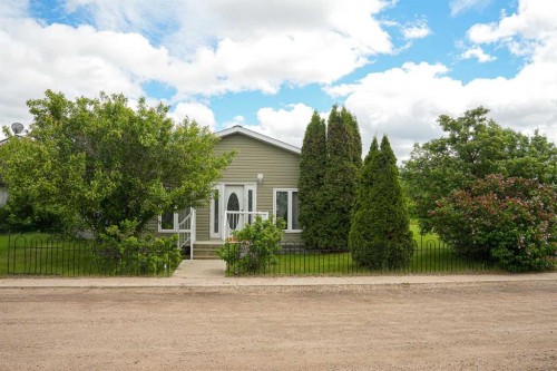 4927 51 Street  Hardisty, AB T0B 1V0
