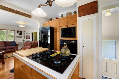 5305 44 Avenue, Red Deer, AB 