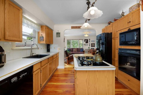 5305 44 Avenue, Red Deer, AB 