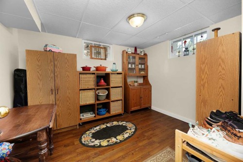 5305 44 Avenue, Red Deer, AB 