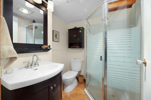 5305 44 Avenue, Red Deer, AB 