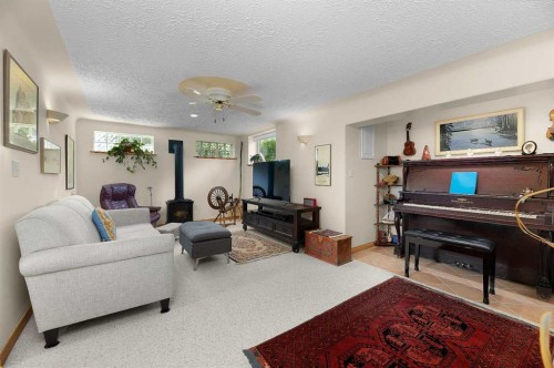 5305 44 Avenue, Red Deer, AB 