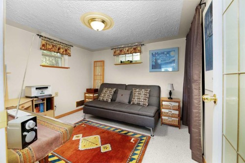 5305 44 Avenue, Red Deer, AB 