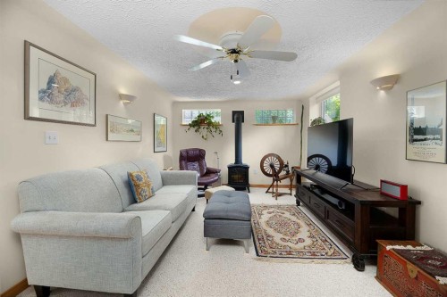 5305 44 Avenue, Red Deer, AB 