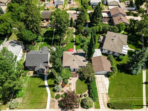 5305 44 Avenue, Red Deer, AB 