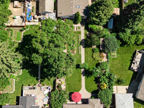 5305 44 Avenue, Red Deer, AB 