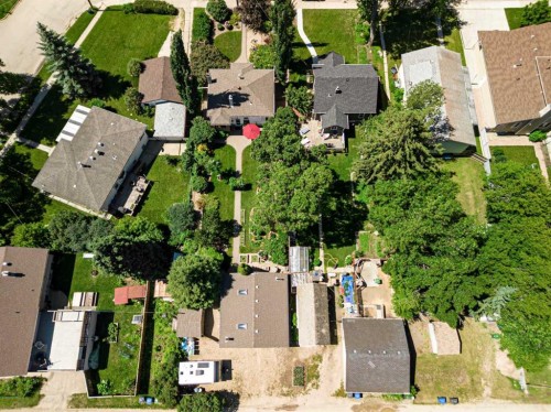 5305 44 Avenue, Red Deer, AB 
