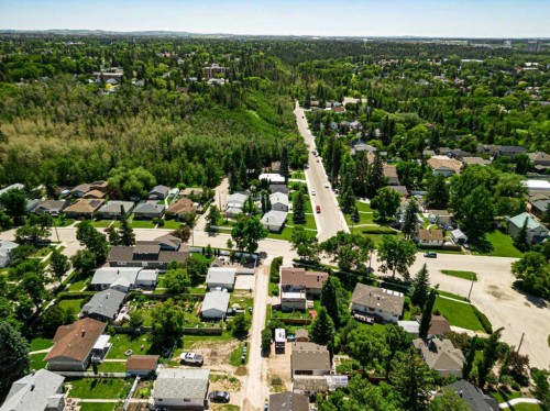 5305 44 Avenue, Red Deer, AB 