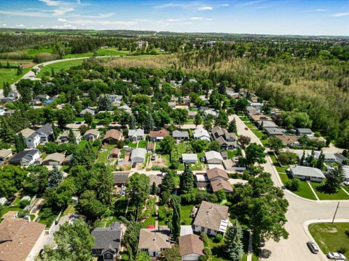 5305 44 Avenue, Red Deer, AB 