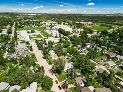 5305 44 Avenue, Red Deer, AB 