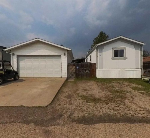 27-5211 55 Avenue  Rocky Mountain House, AB T4T 1M8