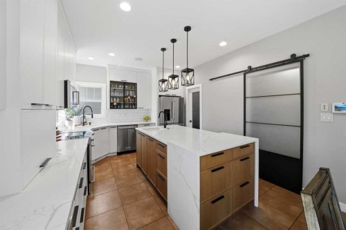4002 45 Avenue, Sylvan Lake, AB 
