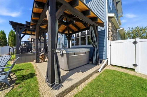 4002 45 Avenue, Sylvan Lake, AB 