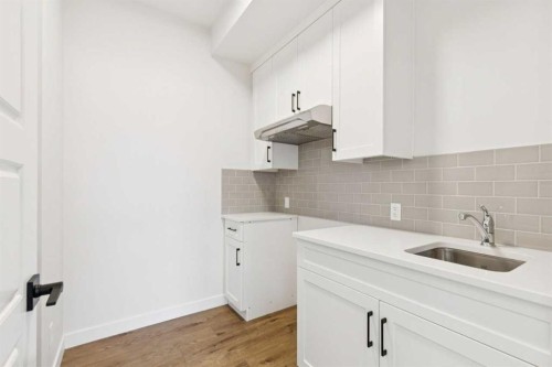 425 Lewiston Landing Ne, Calgary, AB - Indoor Photo Showing Kitchen
