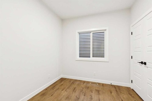 425 Lewiston Landing Ne, Calgary, AB - Indoor Photo Showing Other Room