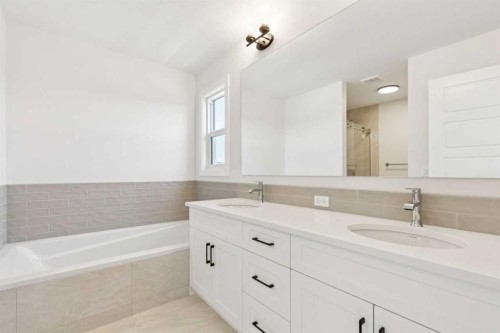 425 Lewiston Landing Ne, Calgary, AB - Indoor Photo Showing Bathroom