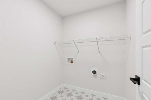 425 Lewiston Landing Ne, Calgary, AB - Indoor With Storage