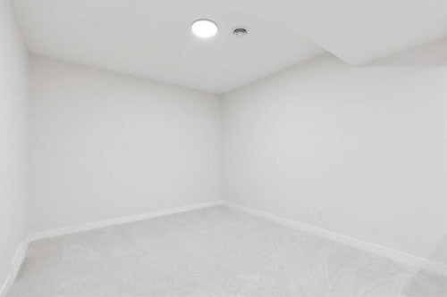 425 Lewiston Landing Ne, Calgary, AB - Indoor Photo Showing Other Room