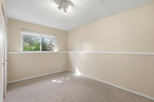 4420 57 Avenue, Innisfail, AB - Indoor Photo Showing Other Room