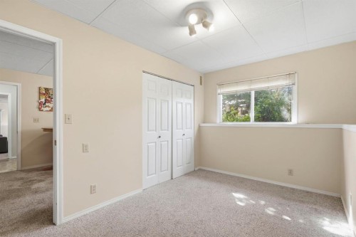 4420 57 Avenue, Innisfail, AB - Indoor Photo Showing Other Room