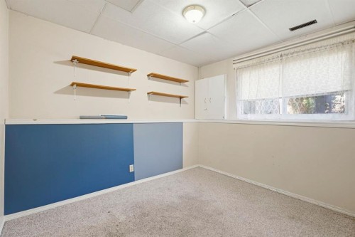 4420 57 Avenue, Innisfail, AB - Indoor Photo Showing Other Room