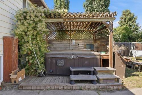 4420 57 Avenue, Innisfail, AB - Outdoor