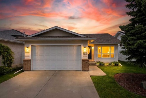 126 Logan Close  Red Deer, AB T4R 2N9