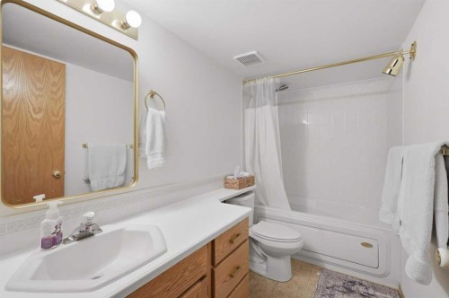 126 Logan Close, Red Deer, AB 