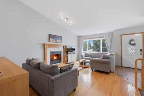 126 Logan Close, Red Deer, AB 