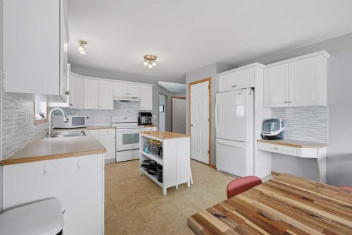 126 Logan Close, Red Deer, AB 