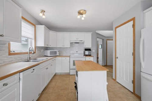 126 Logan Close, Red Deer, AB 