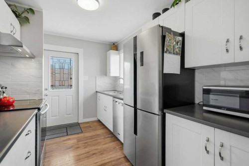 5028 48 Avenue, Caroline, AB - Indoor Photo Showing Kitchen