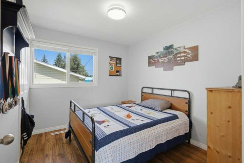 5028 48 Avenue, Caroline, AB - Indoor Photo Showing Bedroom