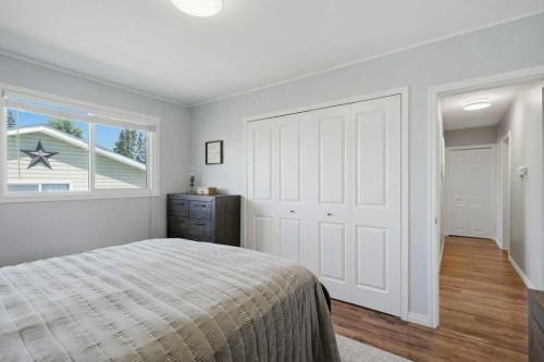 5028 48 Avenue, Caroline, AB - Indoor Photo Showing Bedroom