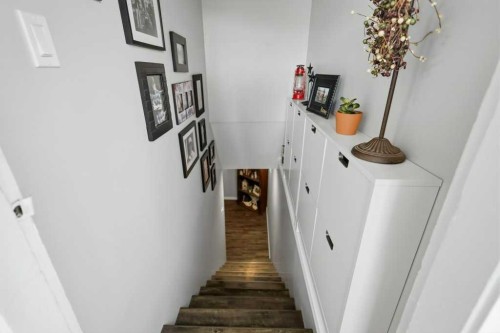 5028 48 Avenue, Caroline, AB - Indoor Photo Showing Other Room