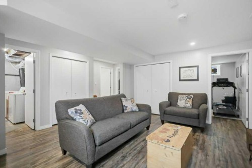 5028 48 Avenue, Caroline, AB - Indoor Photo Showing Living Room