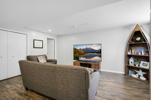 5028 48 Avenue, Caroline, AB - Indoor