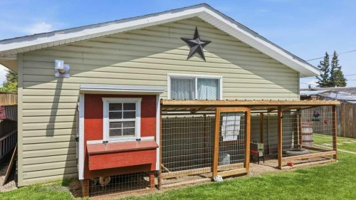 5028 48 Avenue, Caroline, AB - Outdoor With Exterior