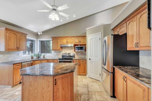 6406 55 Avenue, Ponoka, AB - Indoor Photo Showing Kitchen With Stainless Steel Kitchen