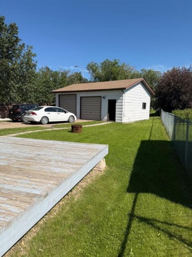 5206 61 Avenue, Ponoka, AB - Outdoor